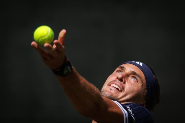 16 June 2026, North Rhine-Westphalia, Halle (Westfalen): German tennis player Alexander Zverev in action against Czech Republic's Vit Kopriva during their men's singles first round match of the Halle Open tennis tournament. Photo: Friso Gentsch/dpa