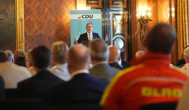 16 June 2026, Hamburg: German Minister of the Interior Alexander Dobrindt speaks in the Kaisersaal at City Hall during the event "Strengthening Security Together-Resilience for Germany and Hamburg" hosted by The Christian Democratic Union of Germany (CDU) parliamentary group in the Hamburg Parliament. Photo: Marcus Brandt/dpa