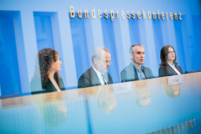 17 June 2026, Berlin: (L-R) Laura Cazes, head of communications and digitalisation at the Central Welfare office of Jews in Germany, Felix Klein, the German government's commissioner for Jewish life and the fight against antisemitism, Benjamin Steinitz, executive director of RIAS, and Bianca Loy, a research officer at RIAS, attend a press conference presenting the annual report "Antisemitic Incidents in Germany 2025". Photo: Christoph Soeder/dpa