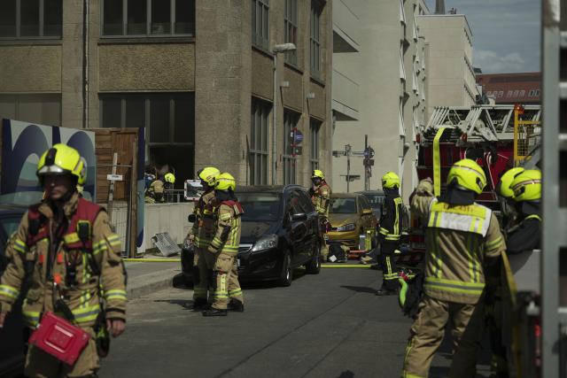 18 June 2026, Berlin: Firefighters work to battle a fire on Johannisstrasse. Photo: Sven Kaeuler/dpa