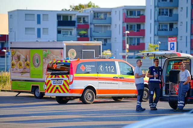 19 June 2026, Baden-Württemberg, Renningen: Police, search dogs, and numerous emergency responders are on the scene searching for a missing toddler. The police declined to disclose where the child is believed to have gone missing. No information was initially provided regarding the circumstances of the disappearance. Photo: Enrique Kaczor/onw-images/dpa