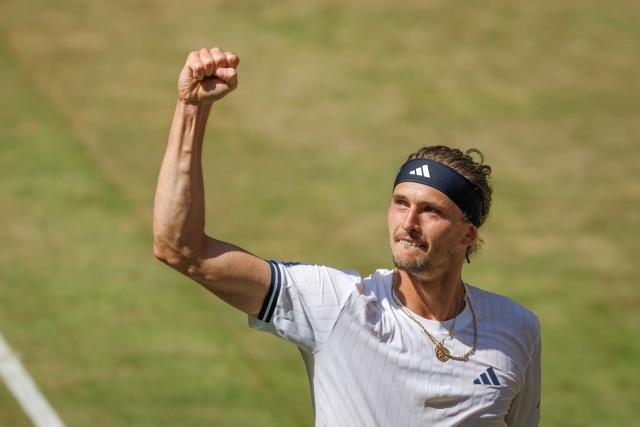 19 June 2026, North Rhine-Westphalia, Halle (Westfalen): German tennis player Alexander Zverev celebrates defeating Belgium's Raphael Collignon during their men's singles quarterfinal match of the Halle Open tennis tournament. Photo: Friso Gentsch/dpa