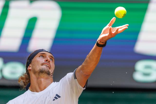 19 June 2026, North Rhine-Westphalia, Halle (Westfalen): German tennis player Alexander Zverev in action against Belgium's Raphael Collignon during their men's singles quarterfinal match of the Halle Open tennis tournament. Photo: Friso Gentsch/dpa