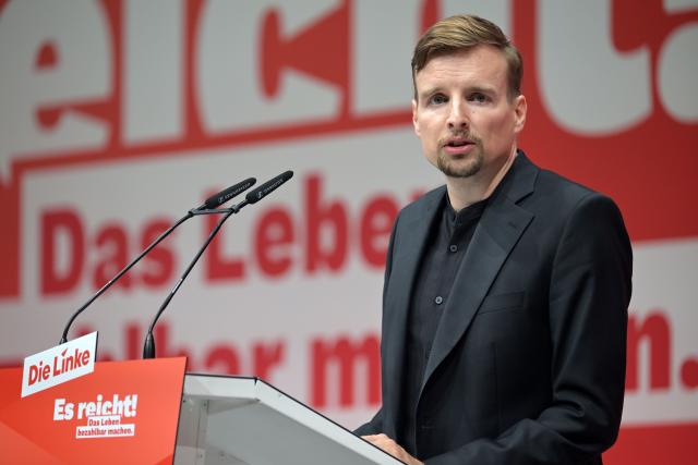 19 June 2026, Brandenburg, Potsdam: National executive director of the party Die Linke (The Left) Janis Ehling opens the party's 10th national convention at the Metropolis Hall. Photo: Michael Bahlo/dpa