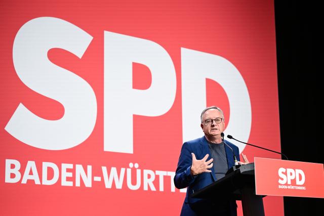 19 June 2026, Baden-Wuerttemberg, Ulm: Andreas Stoch, former chairman of the Social Democratic Party of Germany (SPD) in Baden-Wuerttemberg who resigned following the state election, speaks at the state party convention in the Donauhalle. Photo: Bernd Weißbrod/dpa