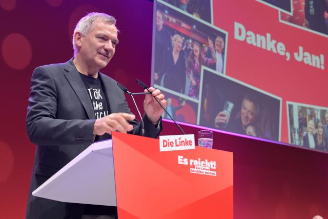 20 June 2026, Brandenburg, Potsdam: Jan van Aken, former party chair of Die Linke (The Left), steps down from his position at Die Linke's federal party convention at the Metropolis Halle in Potsdam. Photo: Michael Bahlo/dpa
