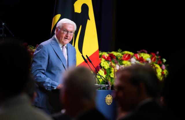 22 June 2026, Berlin: German President Steinmeier speaks during a ceremony honoring medalists from the Winter Olympic and Paralympic Games with the Silver Laurel Leaf, Germany's highest sporting award. Photo: Bernd von Jutrczenka/dpa
