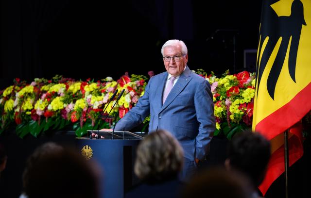 22 June 2026, Berlin: German President Steinmeier speaks during a ceremony honoring medalists from the Winter Olympic and Paralympic Games with the Silver Laurel Leaf, Germany's highest sporting award. Photo: Bernd von Jutrczenka/dpa