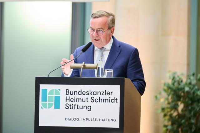 22 June 2026, Berlin: Boris Pistorius, German Minister of Defense, speaks about Europe's capacity to act during the Helmut Schmidt annual Lecture at the Berlin-Brandenburg Academy of Sciences and Humanities. Photo: Annette Riedl/dpa