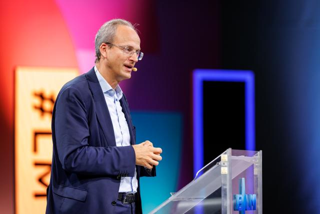 24 June 2026, Bavaria, Nuremberg: Thorsten Schmiege, president of the Bavarian State Office for New Media (BLM), speaks during the opening of the Local Media Days at the Nuremberg Exhibition Centre. Photo: Daniel Karmann/dpa