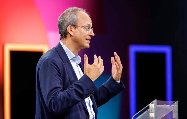 24 June 2026, Bavaria, Nuremberg: Thorsten Schmiege, president of the Bavarian State Office for New Media (BLM), speaks during the opening of the Local Media Days at the Nuremberg Exhibition Centre. Photo: Daniel Karmann/dpa