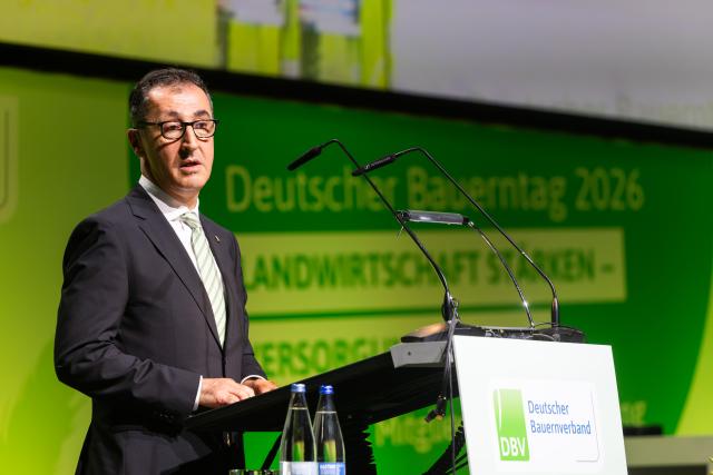 24 June 2026, Baden-Wurttemberg, Freiburg: Cem Ozdemir (Alliance 90/The Greens), Minister-President of Baden-Wuerttemberg, speaks during the opening ceremony of German Farmers' Day. Photo: Philipp von Ditfurth/dpa
