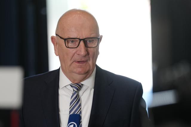 25 June 2026, Berlin: Kai Wegner, Governing Mayor of Berlin, delivers a press statement at the start of the Conference of Minister-Presidents at the Bundesrat. The talks focus on financial relations between the federal government, the states and municipalities, as well as government modernization, foreign and security policy, and energy policy. Photo: Kay Nietfeld/dpa