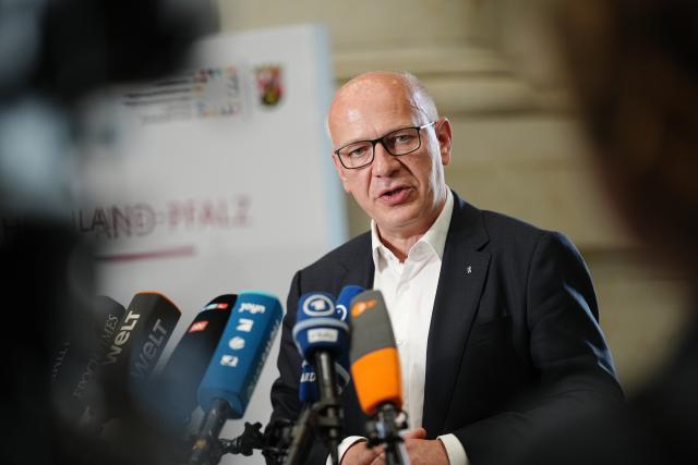25 June 2026, Berlin: Kai Wegner, Governing Mayor of Berlin, delivers a press statement at the start of the Conference of Minister-Presidents at the Bundesrat. The talks focus on financial relations between the federal government, the states and municipalities, as well as government modernization, foreign and security policy, and energy policy. Photo: Kay Nietfeld/dpa