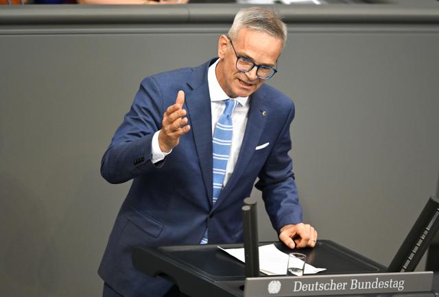 25 June 2026, Berlin: Markus Reichel speaks in the plenary chamber of the Bundestag on the topic "Immigration into the social welfare system and abuse of social benefits." Photo: Elisa Schu/dpa