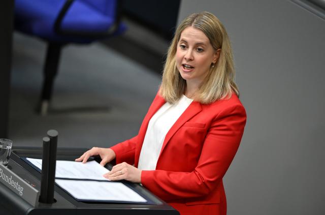 25 June 2026, Berlin: Verena Hubertz, Germany's Minister for Housing, Urban Development, and Construction, speaks in the plenary hall of the Bundestag on the topic of "Modernization of Urban Planning and Regional Planning Law". Photo: Elisa Schu/dpa