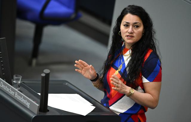 25 June 2026, Berlin: Lamya Kaddor speaks in the plenary chamber of the Bundestag on the topic "Immigration into the social welfare system and abuse of social benefits." Photo: Elisa Schu/dpa