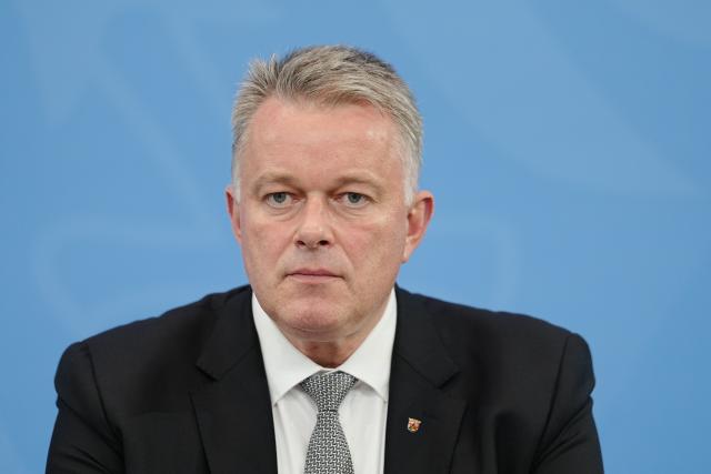 25 June 2026, Berlin: Minister President of Rhineland-Palatinate Gordon Schnieder speaks during a press Conference of states Minister Presidents (MPK) Conference at the Federal Chancellery. Photo: Kay Nietfeld/dpa