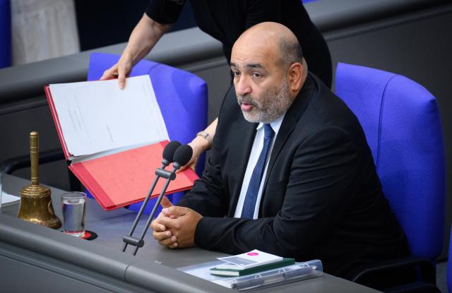 26 June 2026, Berlin: Bundestag Vice President Omid Nouripour opens the 87th plenary session of the 21st legislative period at the German Bundestag. Photo: Bernd von Jutrczenka/dpa