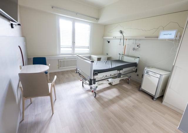 FILED - 13 May 2026, Bavaria, Munich: File Photo - A look inside a "patient room with optional services" at the new Munich Harlaching Clinic, located in the south of the Bavarian capital. Photo: Peter Kneffel/dpa