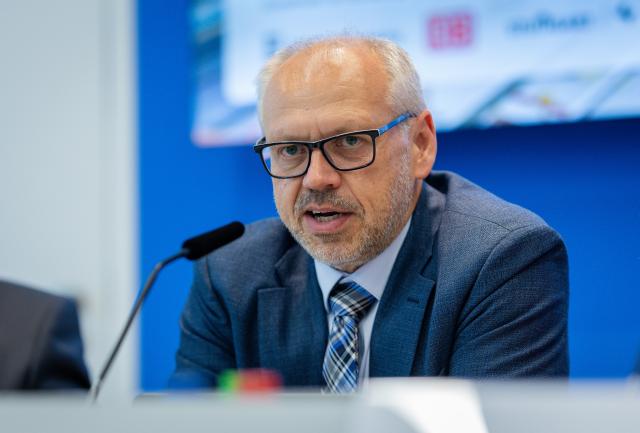 26 June 2026, Baden-Wuerttemberg, Stuttgart: DB Projekt Stuttgart-Ulm GmbH (DB PSU) Chief Executive Officer Klaus Mueller speaks to journalists during a press conference in Stuttgart. Photo: Christoph Schmidt/dpa