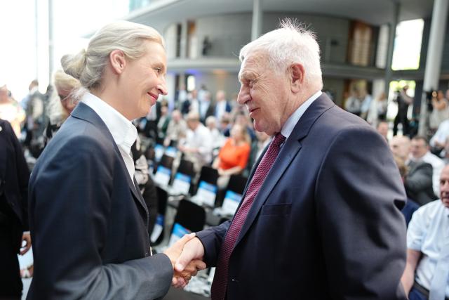 26 June 2026, Berlin: Alice Weidel (L), co-leader of the Alternative for Germany (AfD) welcomes former Czech president Vaclav Klaus at the AfD parliamentary group's 1st Democracy Congress at the Paul-Loebe-Haus in Berlin. The two-day event brings together members and guests for discussions on political and democratic issues. Photo: Kay Nietfeld/dpa