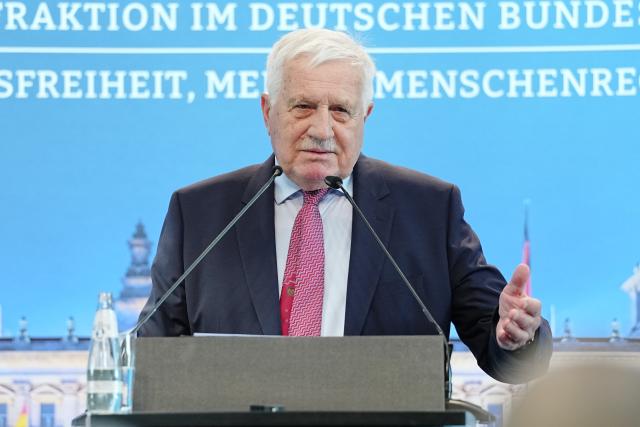 26 June 2026, Berlin: Former Czech president Vaclav Klaus speaks at the AfD parliamentary group's 1st Democracy Congress at the Paul-Loebe-Haus in Berlin. The two-day event brings together members and guests for discussions on political and democratic issues. Photo: Kay Nietfeld/dpa