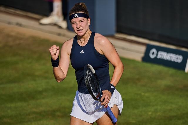 26 June 2026, Hesse, Homburg: Czech tennis player Karolina Muchova celebrates a point against Romania's Elena-Gabriela Ruse during their women's singels semi-final match of the Bad Homburg Open tennis tournament. Photo: Fotoreport-DB/dpa