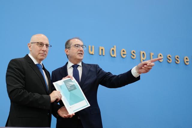 30 June 2026, Berlin: Alexander Dobrindt (R), German Minister of the Interior, and Sinan Selen, President of the German Office for the Protection of the Constitution (BfV), present the 2025 Report on the Protection of the Constitution. Photo: Kay Nietfeld/dpa