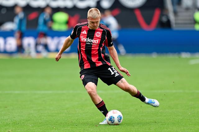 FILED - 16 May 2026, Hesse, Frankfurt/M.: Eintracht Frankfurt's Rasmus Kristensen plays the ball out of defense during the German Bundesliga Match between Eintracht Frankfurt and VfB Stuttgart at Deutsche Bank Park. Photo: Uwe Anspach/dpa - IMPORTANT NOTE: In accordance with the regulations of the DFL German Football League and the DFB German Football Association, it is prohibited to utilize or have utilized photographs taken in the stadium and/or of the match in the form of sequential images and/or video-like photo series.