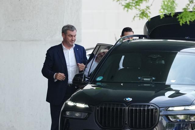 01 July 2026, Berlin: Markus Soeder, Christian Social Union (CSU) Chairman and Minister-President of Bavaria arrives at the German Chancellery after the German Cabinet meeting. The coalition committee will meet here this afternoon. Coalition leaders are discussing a major reform package. The agenda includes reforms to income tax and social security, efforts to reduce bureaucracy, and labor market reforms. Photo: Kay Nietfeld/dpa