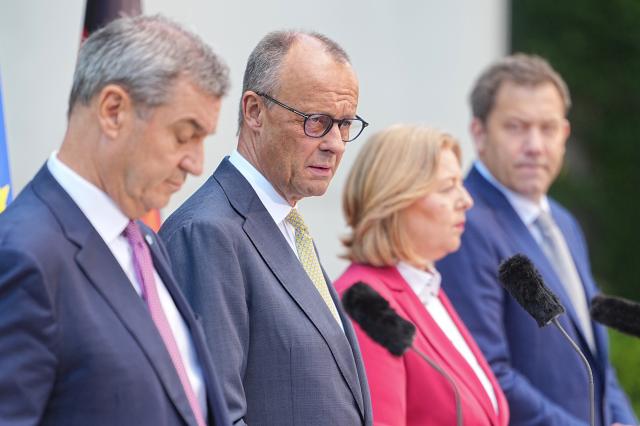 02 July 2026, Berlin: (L-R) Markus Soeder, Minister-President of Bavaria and Christian Social Union (CSU) Chairman, German Chancellor Friedrich Merz,  German Minister of Labor and Social Affairs Baerbel Bas and German Minister of Finance Lars Klingbeil, hold a joint press conference following the coalition committee meeting at the German Chancellery. Leaders of the Christian Democratic Union (CDU)/CSU and Social Democratic Party (SPD) present the government's reform plans. Photo: Michael Kappeler/dpa