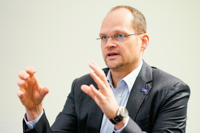 FILED - 26 January 2024, Rhineland-Palatinate, Ludwigshafen: FILE PHOTO - Dirk Elvermann, chief financial officer of the chemical company BASF, gestures during an interview at the company's main plant. Photo: Uwe Anspach/dpa