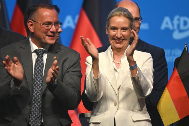 05 July 2026, Thuringia, Erfurt: Tino Chrupalla (L), federal chairman and leader of the Altetnative for Germany (AfD) parliamentary group in the German Parliament (Bundestag), and Alice Weidel, federal chairwoman and leader of the AfD parliamentary group in the Bundestag attend the conclusion of the AfD Federal Party Convention at the Erfurt Exhibition Center. Photo: Katharina Kausche/dpa