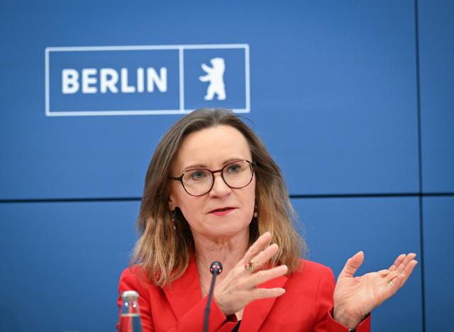 06 July 2026, Berlin: Sigrid Nikutta, a member of the expert commission and former CEO of BVG and DB Cargo, speaks during the expert commission's press conference on the major power outage that occurred in early 2026. Photo: Soeren Stache/dpa