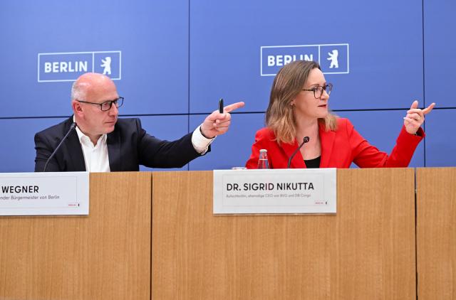 06 July 2026, Berlin: Sigrid Nikutta, a member of the expert commission and former CEO of BVG and DB Cargo, speaks alongside Berlin's Governing Mayor Kai Wegner during the expert commission's press conference on the major power outage that occurred in early 2026. Photo: Soeren Stache/dpa