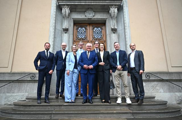 06 July 2026, Berlin: (L-R) Chairman of the Foundation Supervisory Board of the Wuerth Group Benjamin Wuerth, Chairman of the Management Board of Bahlsen GmbH & Co. KG Alexander Kuehnen, Member of the Executive Board of BASF SE Katja Scharpwinkel, Chairman of the Board of HARTING Stiftung & Co. KG Philip Harting, German President Frank-Walter Steinmeier, Chairman of the Board of the Kreditanstalt fuer Wiederaufbau (KfW) Stefan Wintels, President of the National Association of German Volksbanks and Raiffeisenbanks Marija Kolak, Chief Executive Officer of Flix SE Andre Schwaemmlein and Managing Director of Dirk Rossmann GmbH Raoul Rossmann pose for a photo in front of Villa Borsig. Steinmeier is meeting with representatives of German companies to discuss the topic of "Commitment to Democracy." Photo: Elisa Schu/dpa