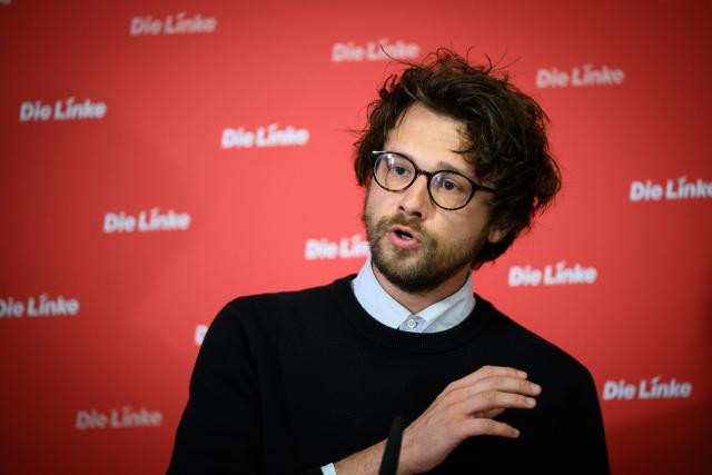 06 July 2026, Berlin: Niklas Schenker, spokesperson for rent, housing, construction, cycling and pedestrian traffic, and club culture for the Die Linke (The Left) parliamentary group in the Berlin House of Representatives, comments on current issues at a press conference following the party's committee meetings at the Karl-Liebknecht-Haus. Photo: Bernd von Jutrczenka/dpa