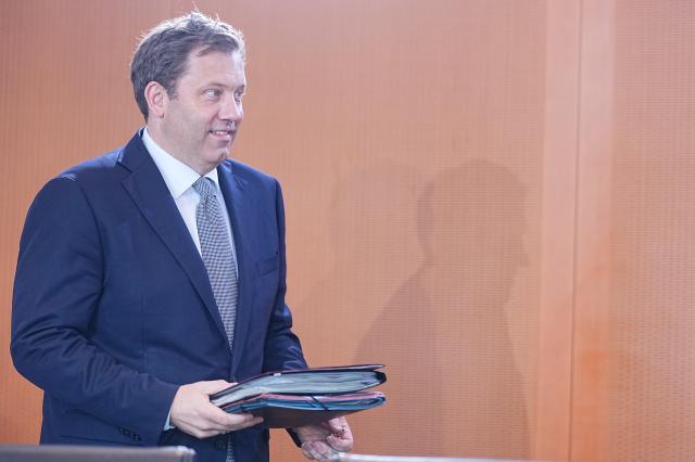 06 July 2026, Berlin: German Minister of Finance Lars Klingbeil attends the Federal Cabinet meeting to discuss the planned resolutions regarding the government's draft federal budget for 2027. Photo: Michael Kappeler/dpa