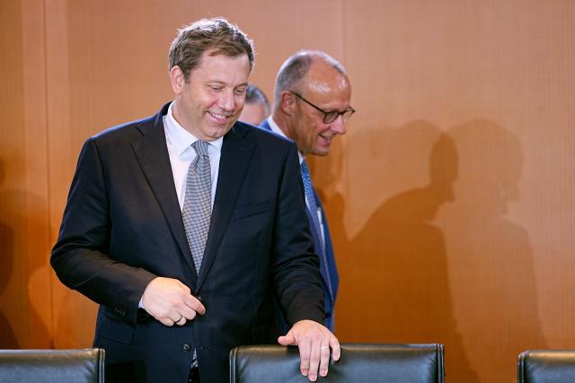 06 July 2026, Berlin: German Chancellor Friedrich Merz (R) and Minister of Finance Lars Klingbeil arrive to attend the Federal Cabinet meeting to discuss the planned resolutions regarding the government's draft federal budget for 2027. Photo: Michael Kappeler/dpa