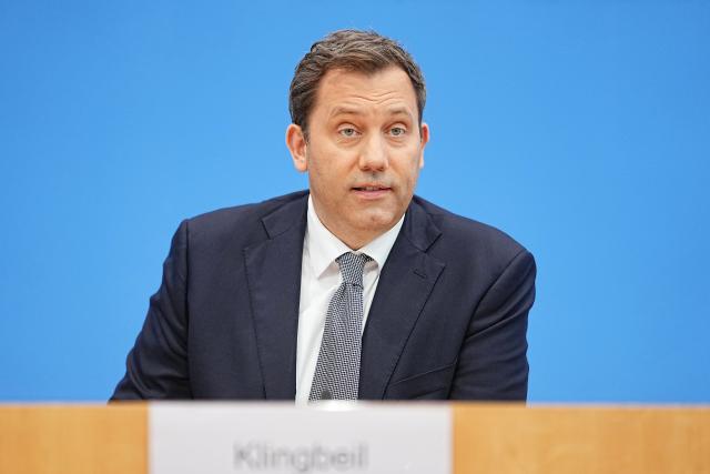 06 July 2026, Berlin: Lars Klingbeil, Germany's Minister of Finance, speaks during a press conference to present the draft budget for 2027 at the Federal Press Conference Centre. Photo: Michael Kappeler/dpa