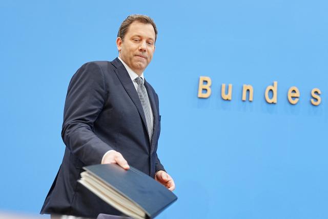 06 July 2026, Berlin: Lars Klingbeil, Germany's Minister of Finance, attends a press conference to present the draft budget for 2027 at the Federal Press Conference Centre. Photo: Michael Kappeler/dpa