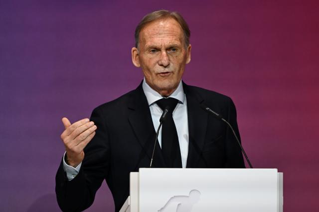 FILED - 26 January 2026, Hesse, Frankfurt/Main: FILE PHOTO - Hans-Joachim Watzke, President of the German Football League (DFL), speaks at the DFL's New Year's reception at the Palmengarten clubhouse. Photo: Florian Wiegand/dpa