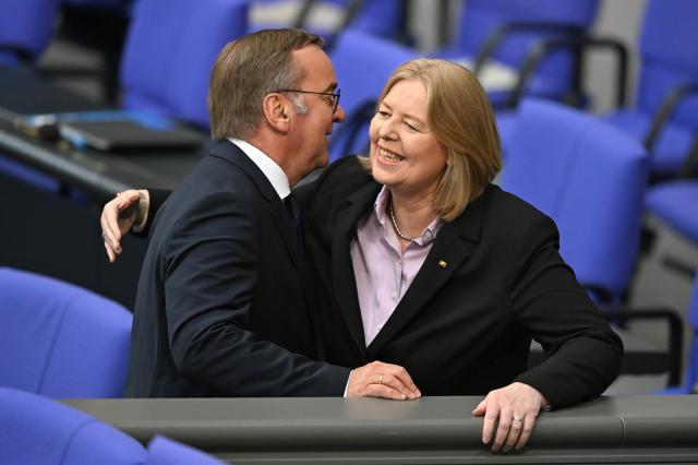 09 July 2026, Berlin: Baerbel Bas (L), Federal Minister of Labor and Social Affairs, greets Boris Pistorius, German Minister of Defense, during the plenary session of the German Parliament (Bundestag). Photo: Bernd von Jutrczenka/dpa