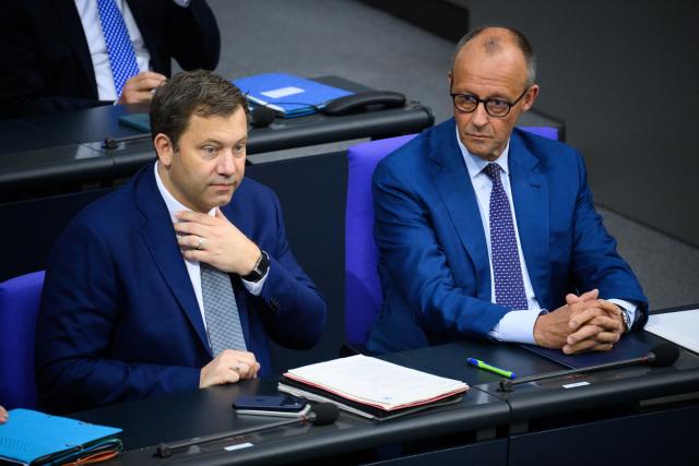 09 July 2026, Berlin: Lars Klingbeil (L), German Minister of Finance, and German Chancellor Friedrich Merz attend the plenary session of the German Parliament (Bundestag). Photo: Bernd von Jutrczenka/dpa
