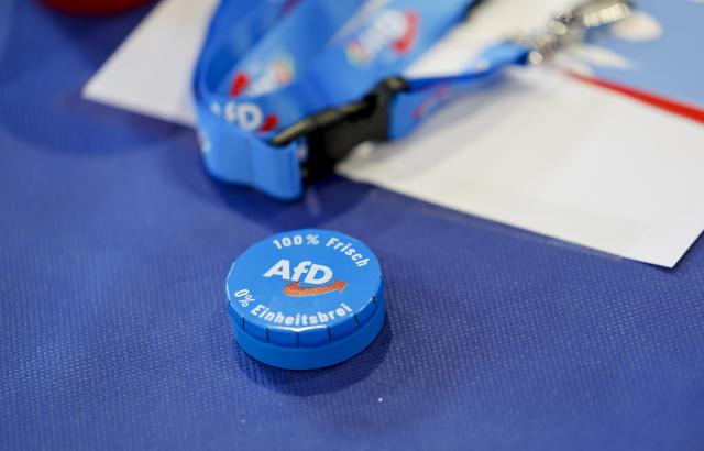 10 July 2026, North Rhine-Westphalia, Marl: A can of mints in the AfD's party colors sits on a table. The AfD in North Rhine-Westphalia is beginning to draw up its list of candidates for the 2027 state election. Photo: Thomas Banneyer/dpa