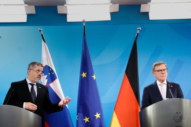 10 July 2026, Berlin: German Minister of Foreign Affairs Johann Wadephul (R) and his Slovenian counterpart Tone Kajzer speak during a press conference following their meeting. Photo: Carsten Koall/dpa