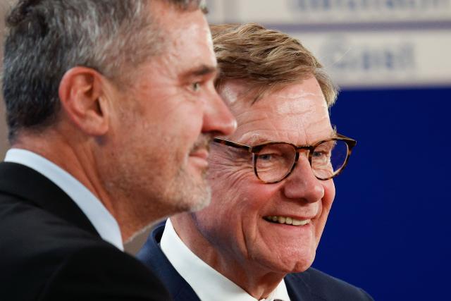 10 July 2026, Berlin: German Minister of Foreign Affairs Johann Wadephul (R) and his Slovenian counterpart Tone Kajzer attend a press conference following their meeting. Photo: Carsten Koall/dpa