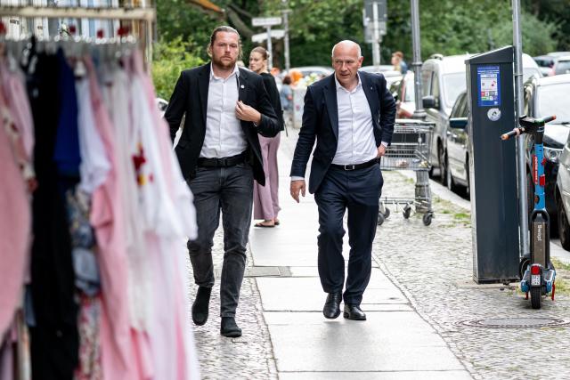 10 July 2026, Berlin: Governing Mayor of Berlin Kai Wegner (R) arrives at the Christian Democratic Union of Germany (CDU) state headquarters ahead of the regular meeting of district chairpersons. Photo: Fabian Sommer/dpa