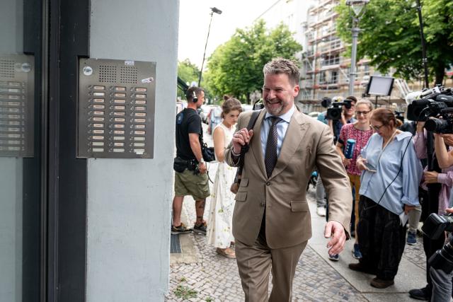 10 July 2026, Berlin: Dirk Stettner, the Christian Democratic Union of Germany (CDU) Berlin caucus chair, arrives at the CDU state headquarters ahead of the regular meeting of district chairs. Photo: Fabian Sommer/dpa